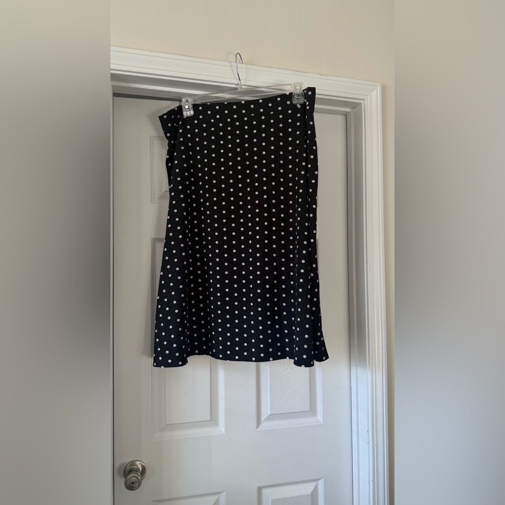 Pre-Owned Black & White SHEIN Polka Dot A-Line Skirt